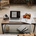 estancia con suelo de madera