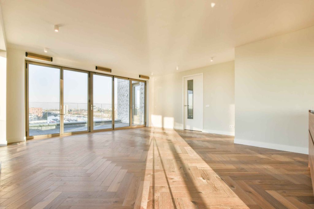 Tarima parquet y continuidad visual en interiores